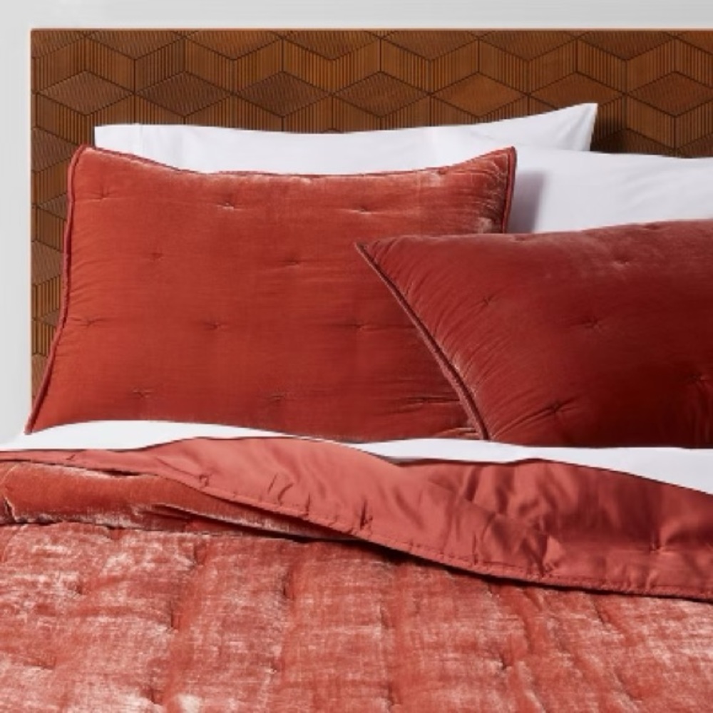 Opalhouse Queen Velvet Tufted Stitch Quilt Set in Terracotta